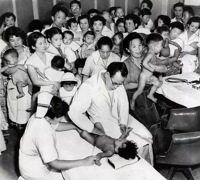 往婴儿奶粉里加*霜砒**，电影都不敢拍的情节却在日本真实发生