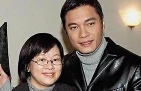 罗嘉良抛弃豪门养女,罗嘉良叶荣添生意失败卖盒饭