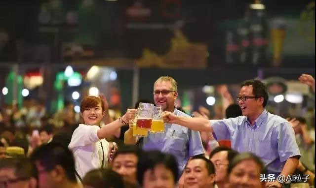 青岛金沙滩啤酒节演出,青岛金沙滩国际啤酒节嗨翻现场