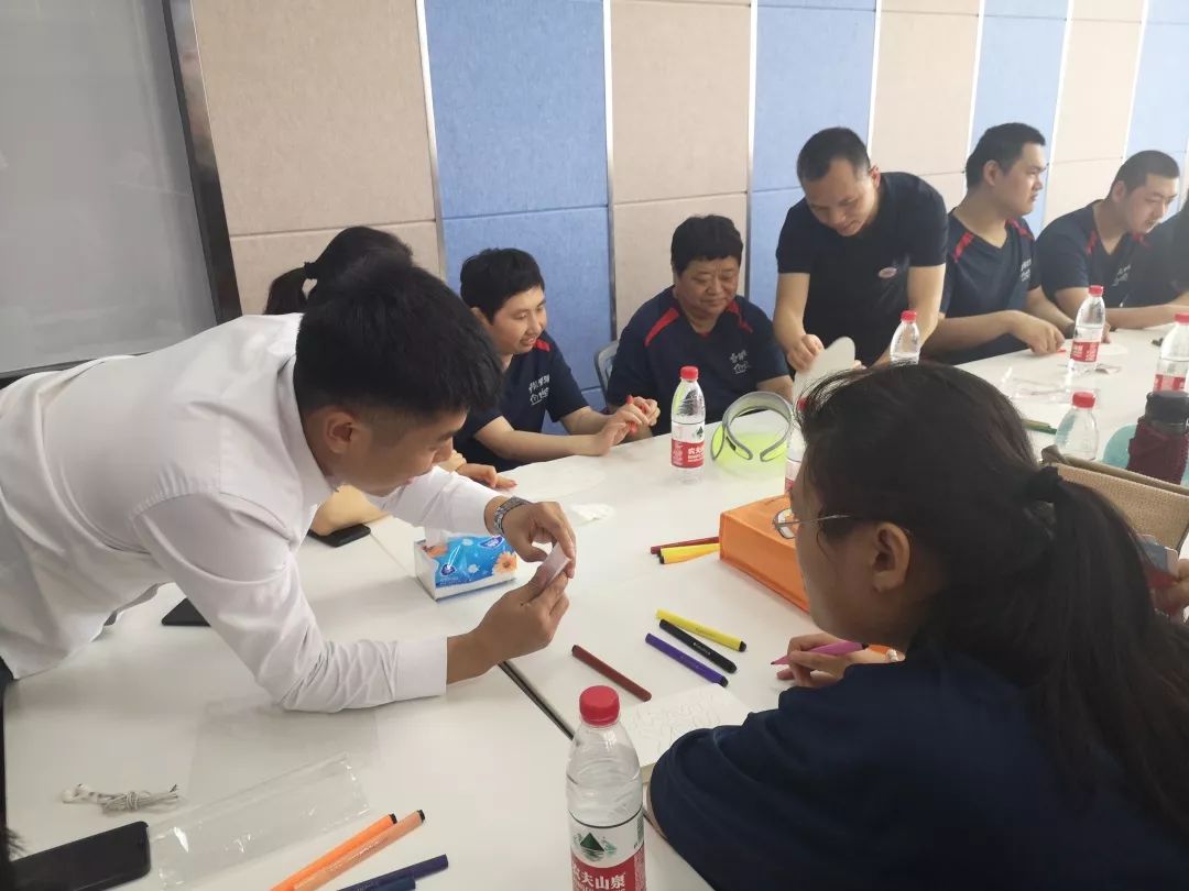 “汇聚爱心，共筑大学梦”---看网教师生将爱与善传递