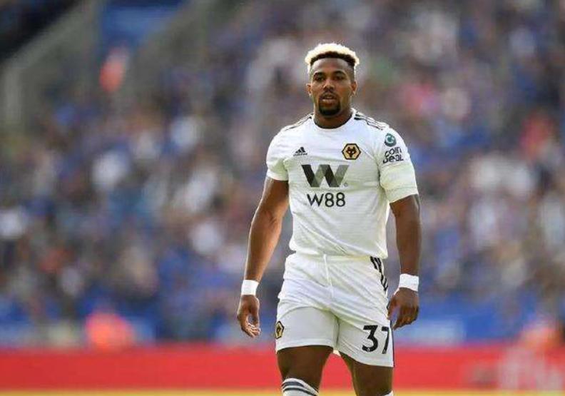 足坛肌肉男直言不会特意锻炼!球迷:学霸说从不看书