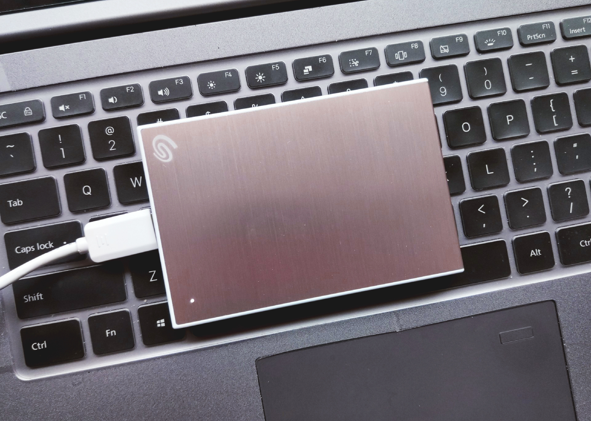 希捷1000g移动硬盘评测,希捷加密硬盘铭系列