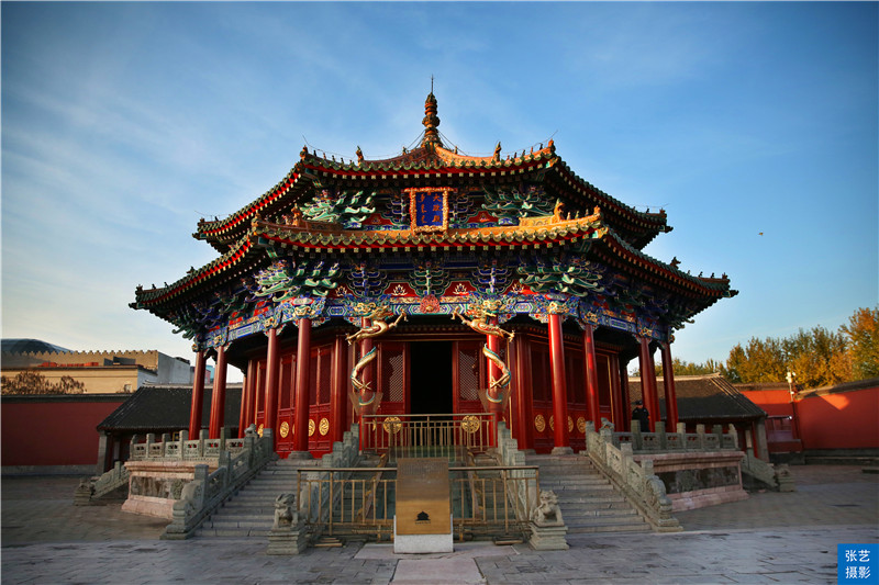 沈阳故宫是举世闻名的建筑物,中国仅存的两大宫殿沈阳故宫