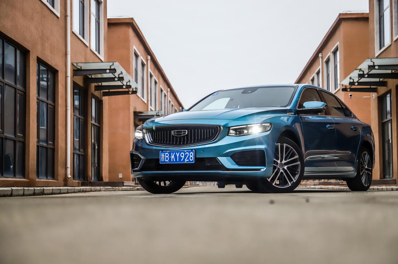 年轻先从动力开始试驾吉利星瑞,颜值才华全都要深度试驾吉利星锐