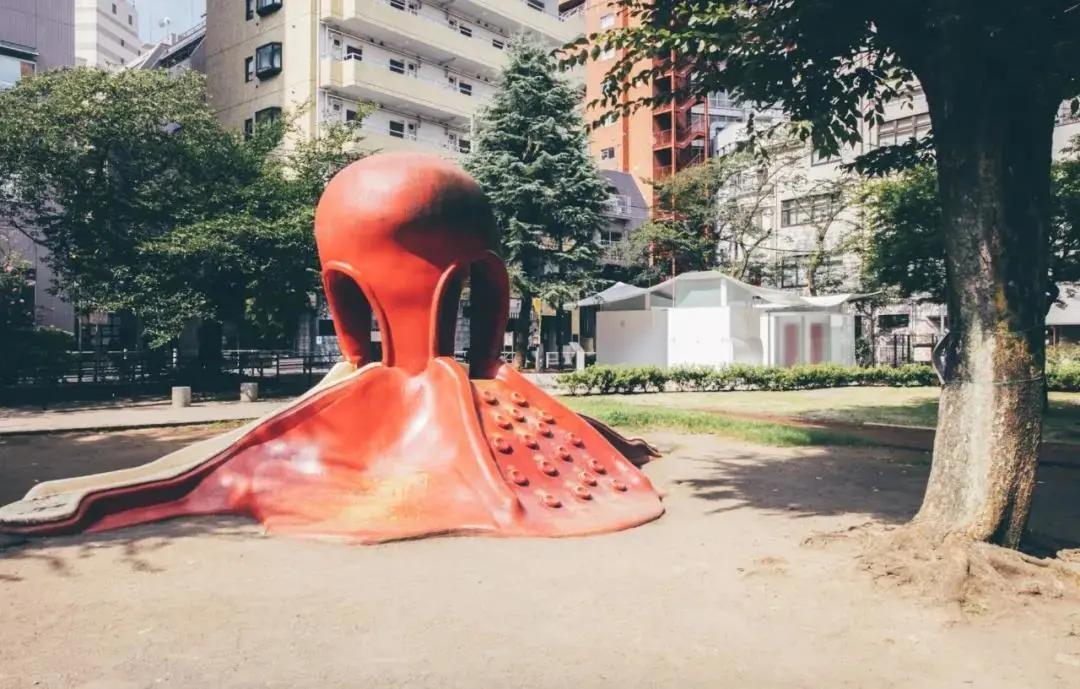 日本新型透明公厕,日本公厕设计