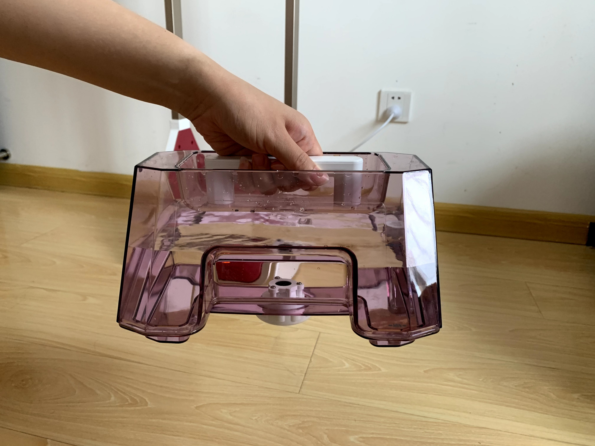 卓力挂烫机熨烫时流水,戴森蒸汽熨烫机