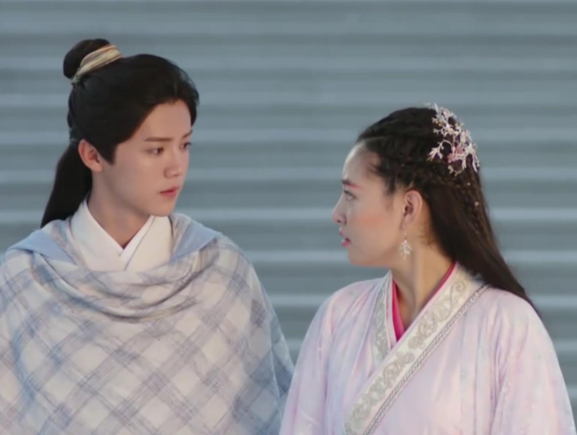 鹿晗大制作“扑街”，《锦衣之下》穷却收视口碑双收，何为原因？