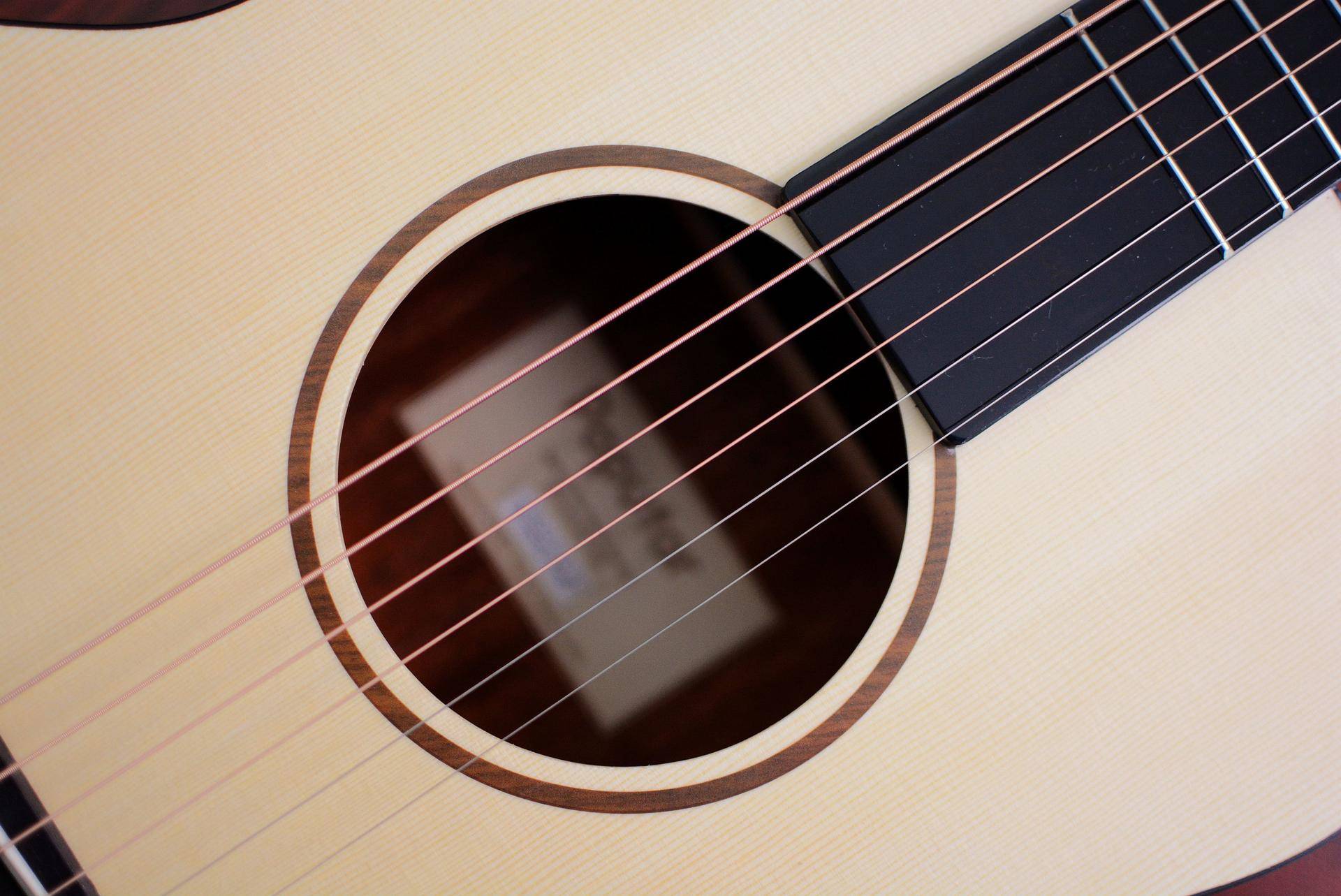 poputar智能吉他音色,poputar智能吉他是单板吗