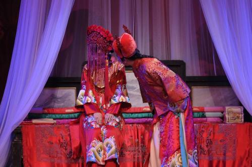 中国新婚之夜有什么习俗,古今婚礼仪式的比较分析