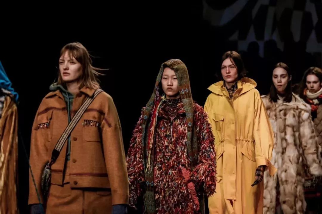 巴黎时装周2023看秀,在不同的时装周看秀