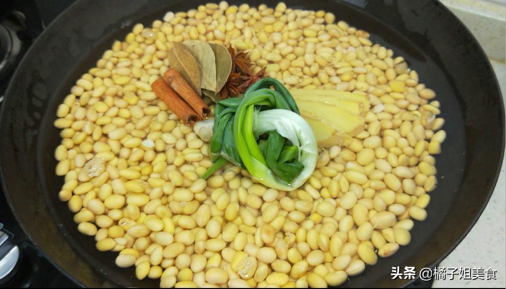 黄豆酱秘制酱料,用黄豆酱熬酱豆最正宗的做法