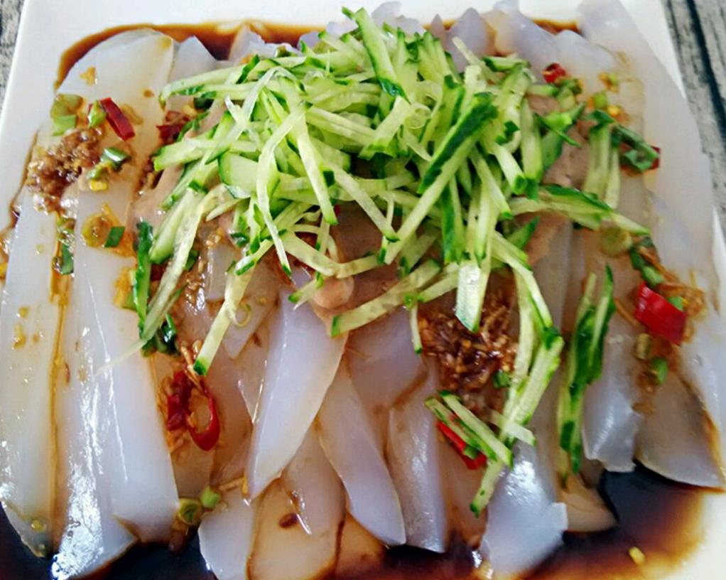 做凉粉容易碎，不劲道？掌握一个小技巧，劲道爽滑，比买的还好吃