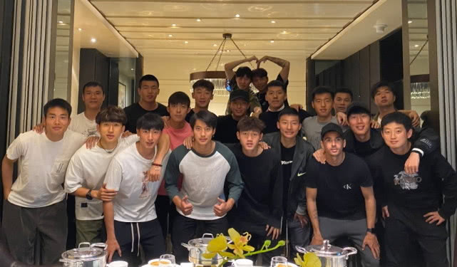 天海悍将发文否认自己是内鬼，并称组织饭局的人目的就是为了洗白