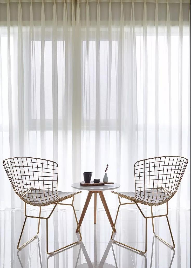 阳台贴什么样的瓷砖好看,没想到瓷砖上面铺地板也这么好看