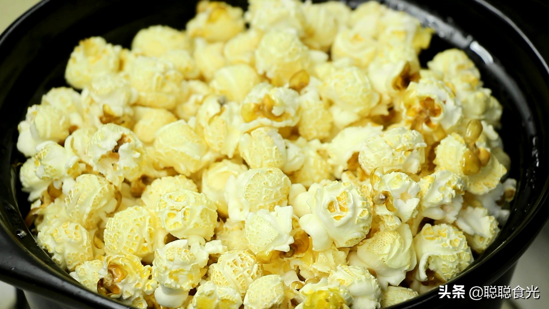 如何自制爆米花好吃又简单,自制爆米花最简单的做法窍门