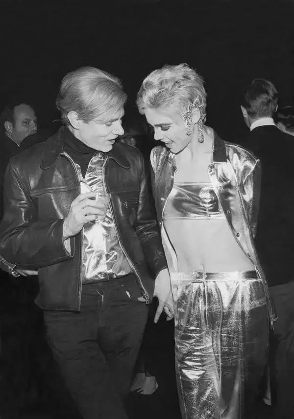 美貌名媛，纵欲一生，28岁悲惨而死，豪门太多辛酸泪