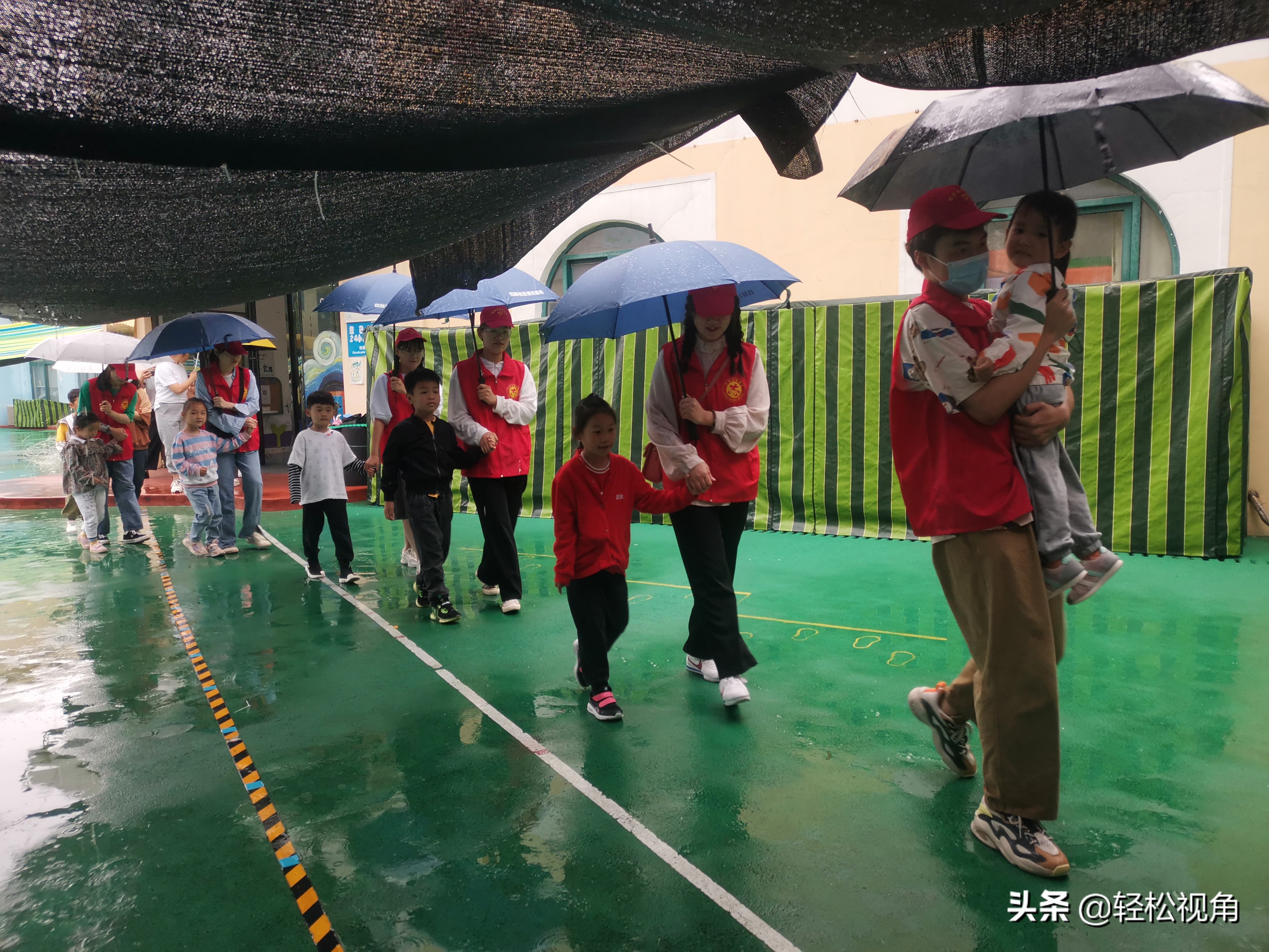 大手拉小手关爱儿童,大手拉小手关爱乡村儿童