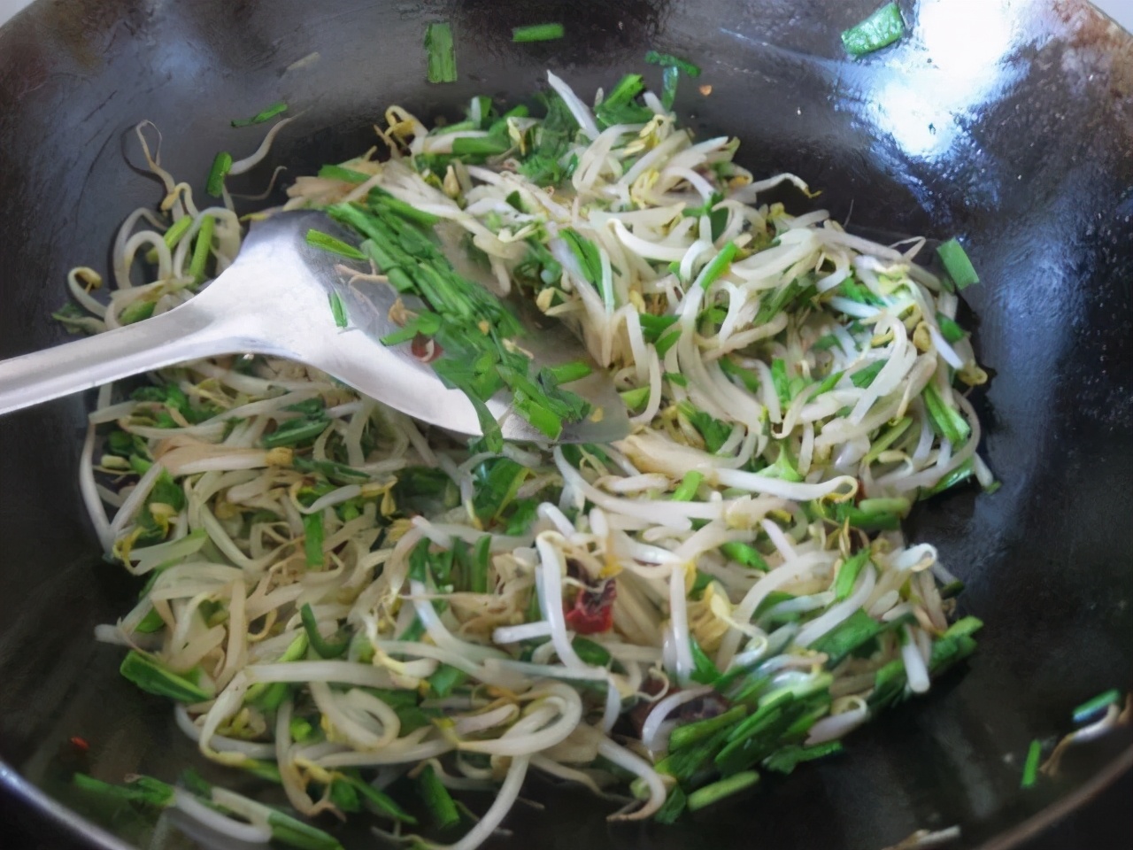 炒豆芽出汤了怎么办,炒豆芽出水怎么办