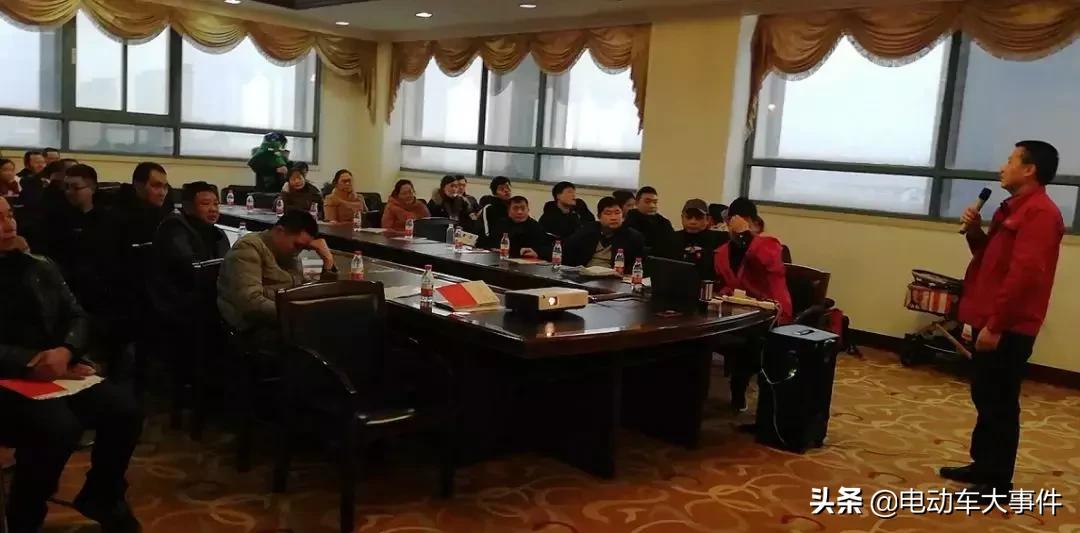 是什么样的企业,让经销商寒冬冒雨组团送来一千多台大单?