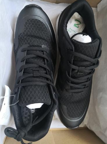 小米有品运动鞋真牛!一根头发就能拎起,仅89元,90后小伙:入坑