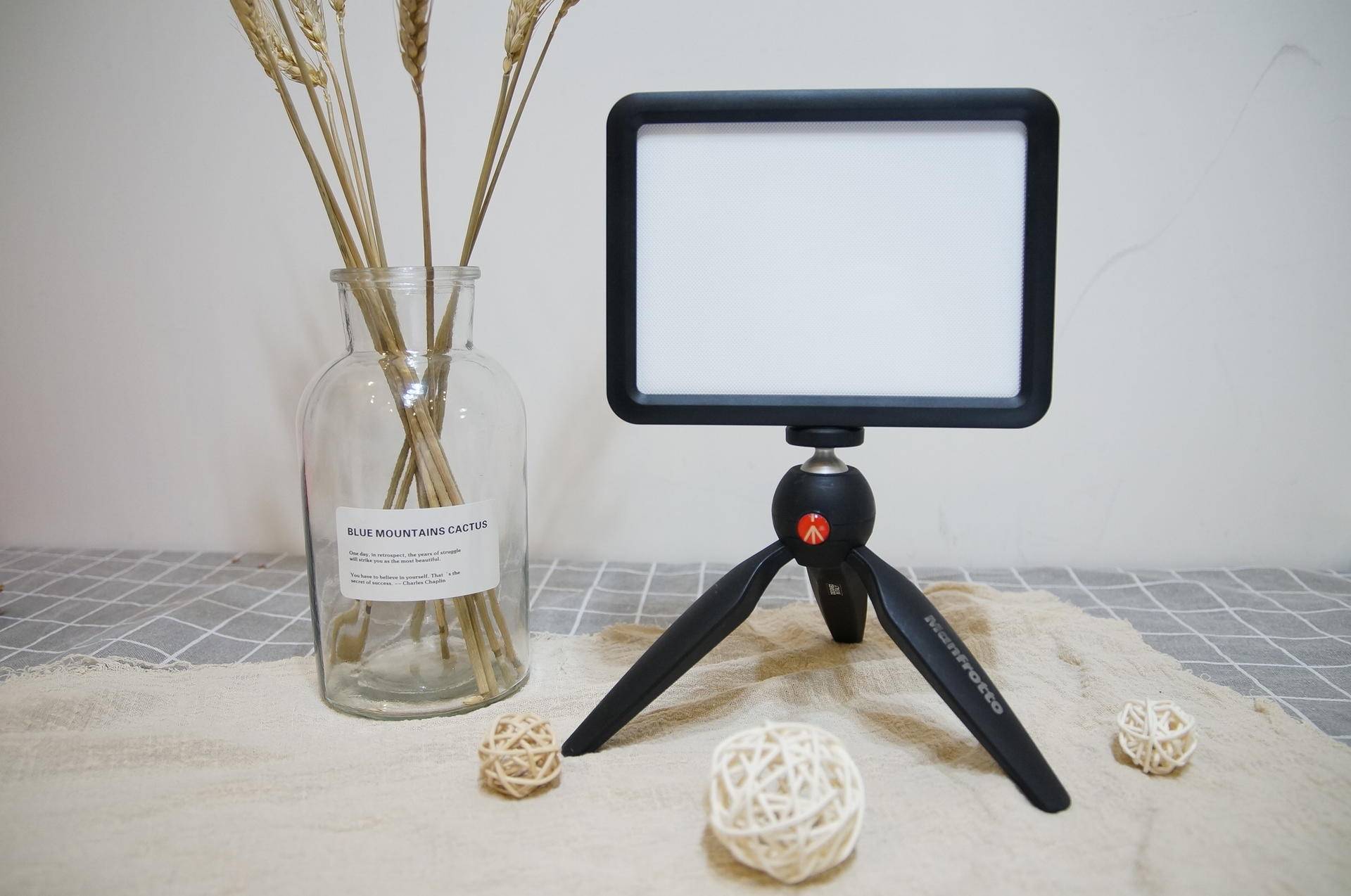 新手入坑摄影推荐,摄影入门必买配件