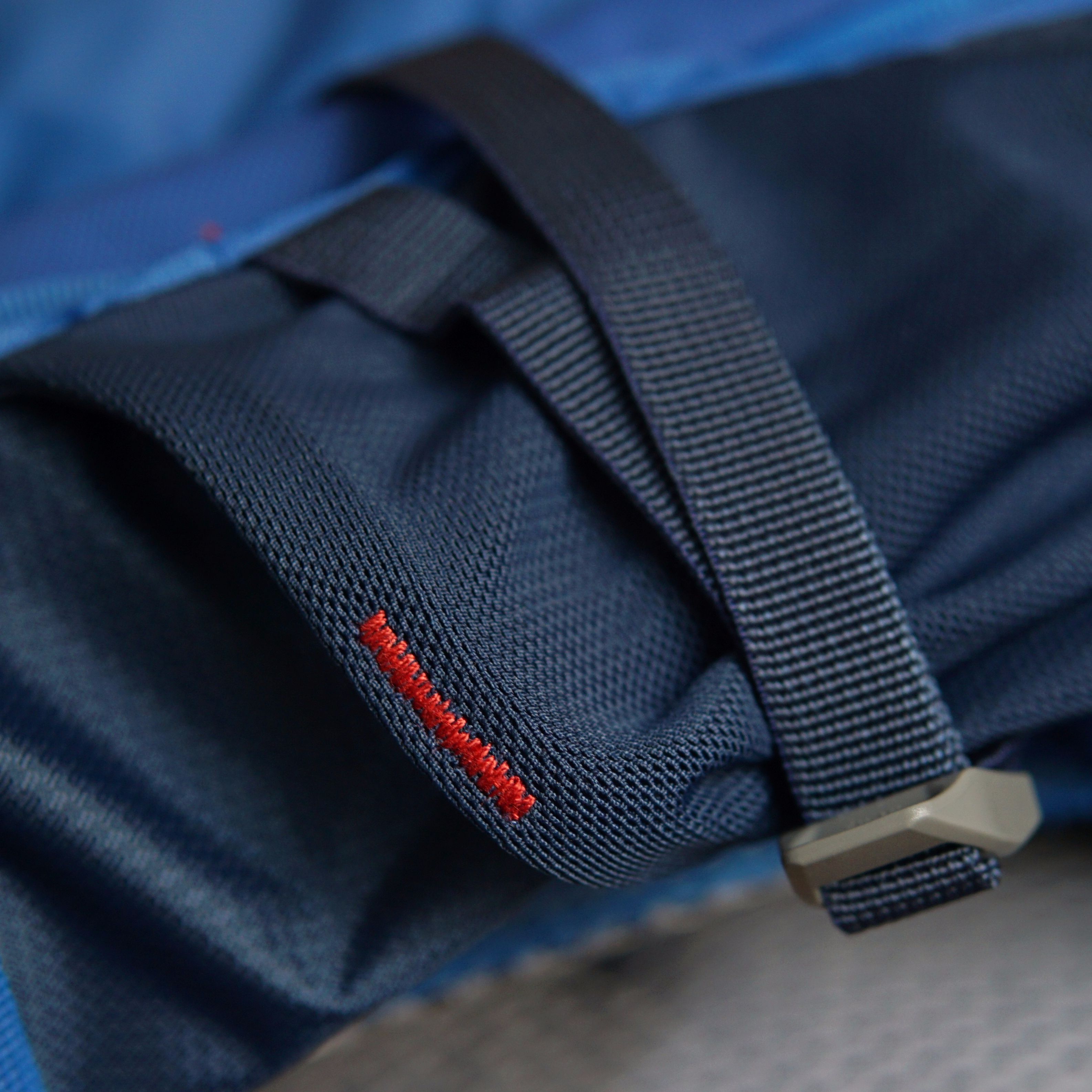 再也不怕背包被汗湿了：多特福特拉26L户外背包评测