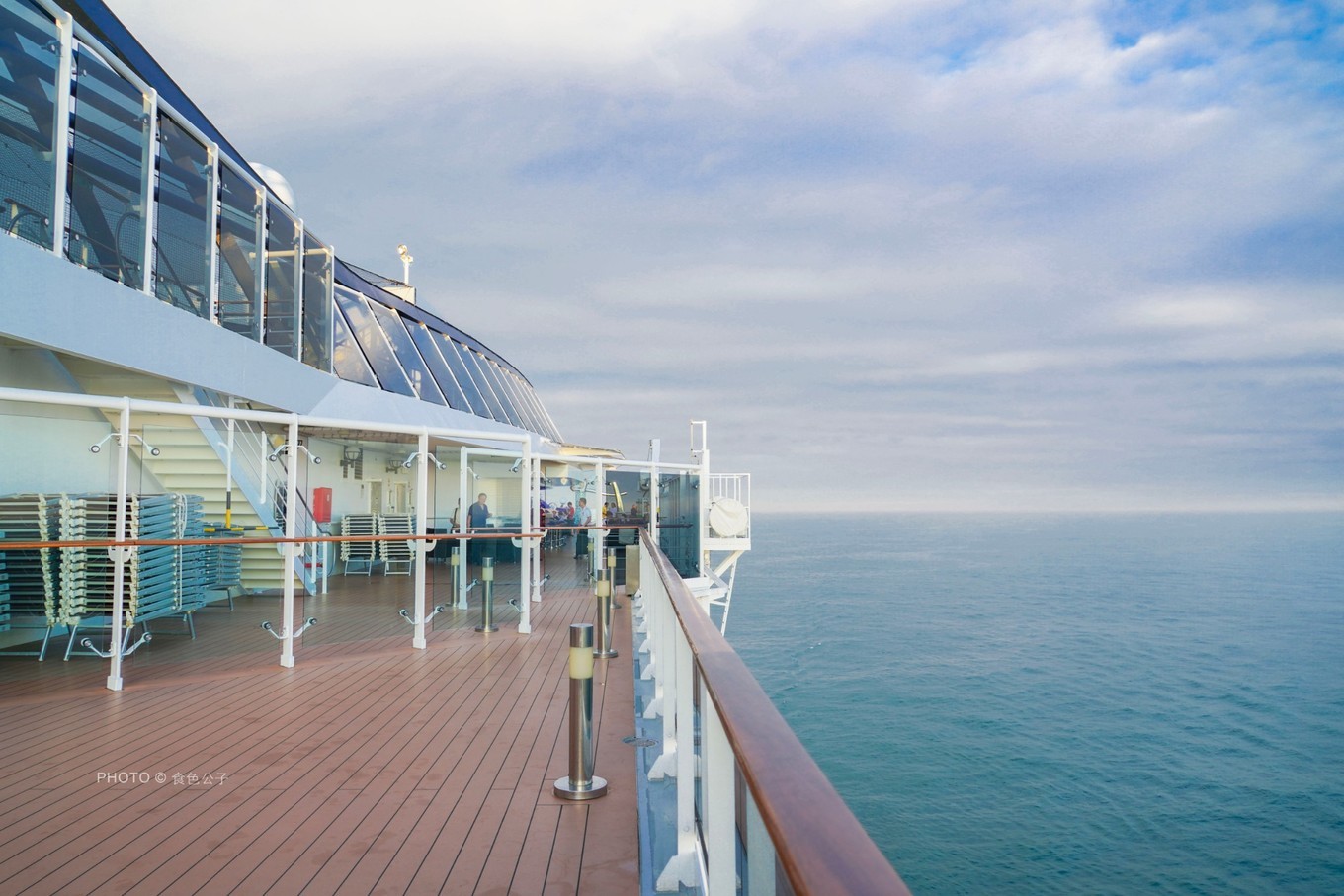 邮轮像海上养猪场,海上养猪场不负盛名