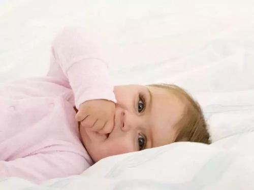 宝宝成长100天变化,宝宝出生后的训练