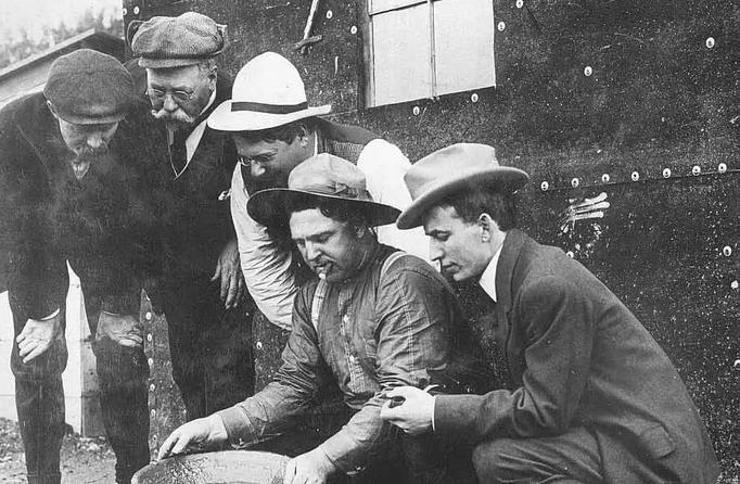 可以背一辈子的包,能背十几年的包