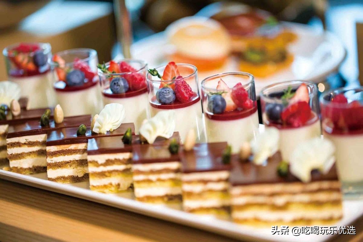 沈阳阿尔卑斯自助：海鲜、丰富的披萨＆肉类、精致甜点＆水果...