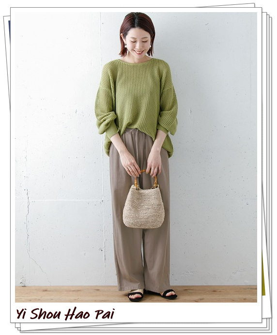 米色裤子的穿搭,米色的牛仔裤轻熟