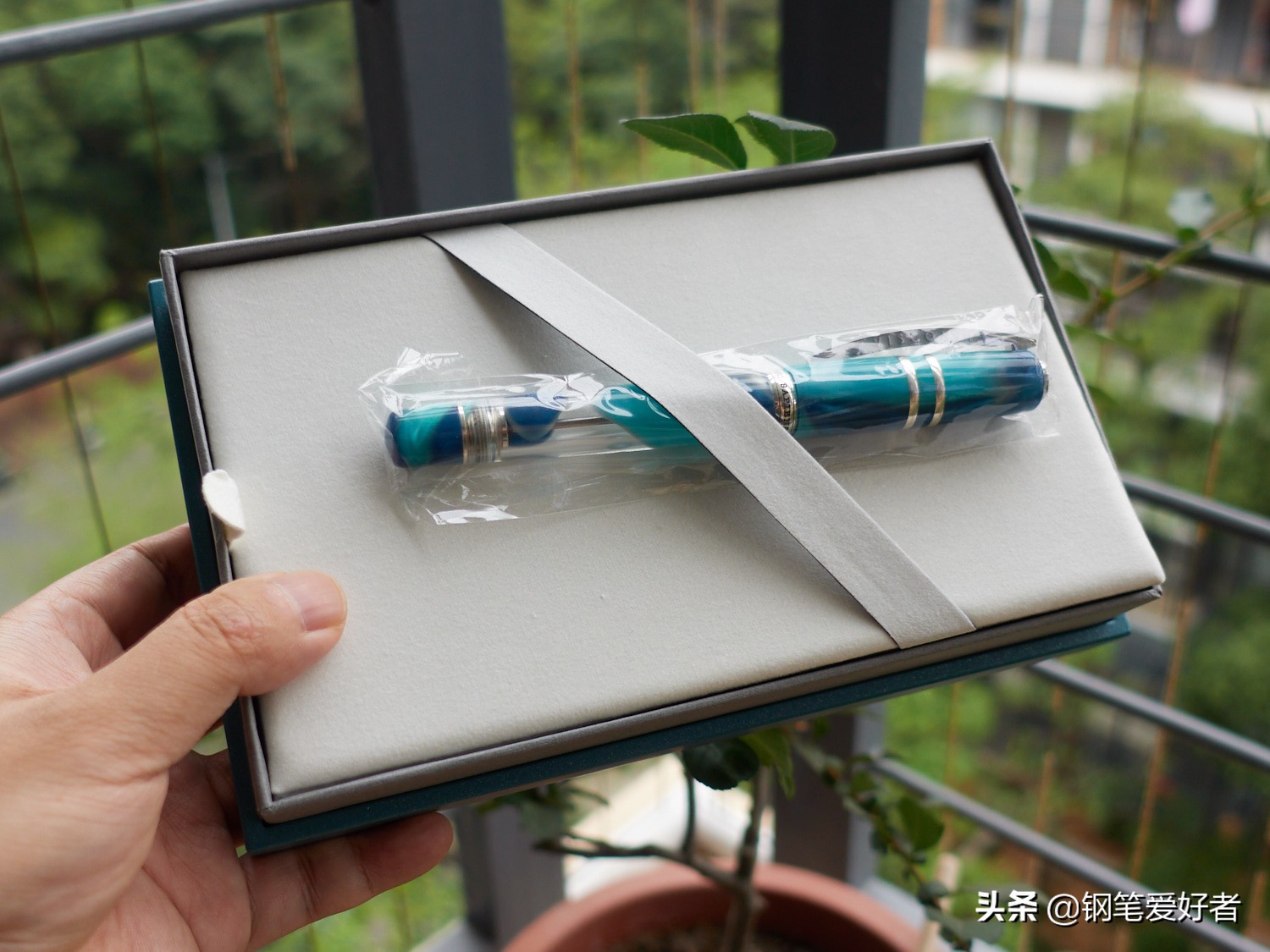 绿智人钢笔限量几支,维斯康蒂钢笔智人系列对比