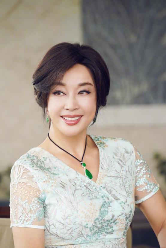 刘晓庆的四段婚姻与八段恋爱史,人生可以从头再来刘晓庆哪年出版