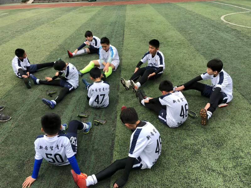 脚下过才叫真本事新希望俱乐部足球小将们出击!