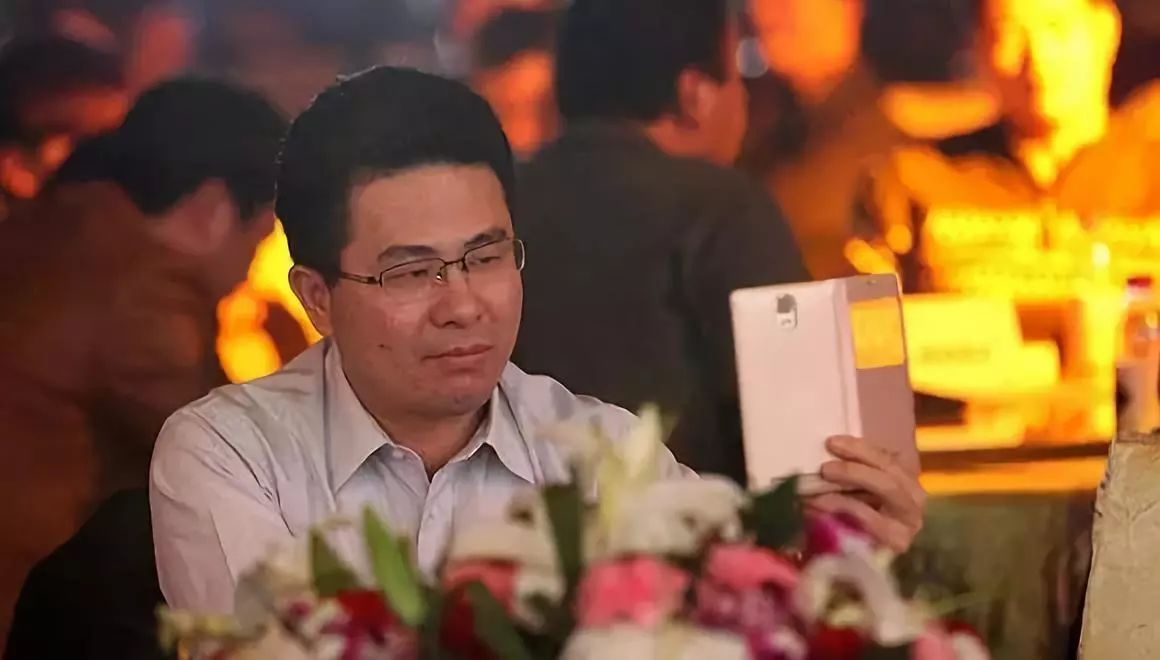 金立创始人一把牌输7亿,金立老板赌博黑幕转移资产完整版