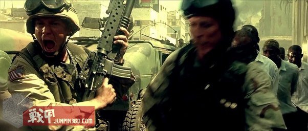 美国黑鹰战机坠落视频,十部顶级战争大片黑鹰坠落