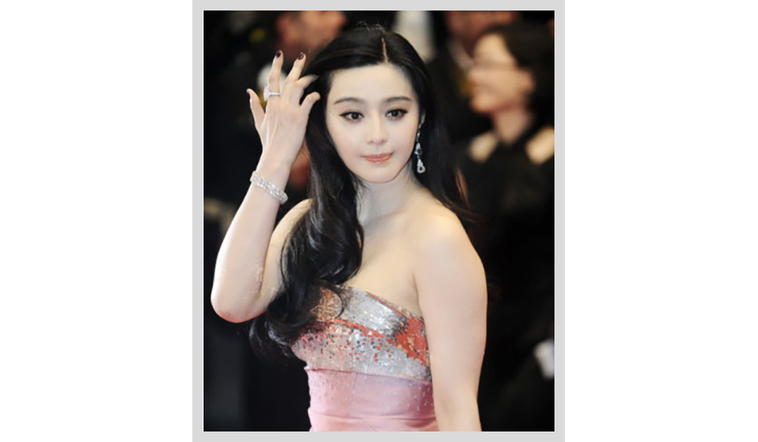 肩膀宽怎么穿搭女生,肩膀宽怎么穿衣服好看