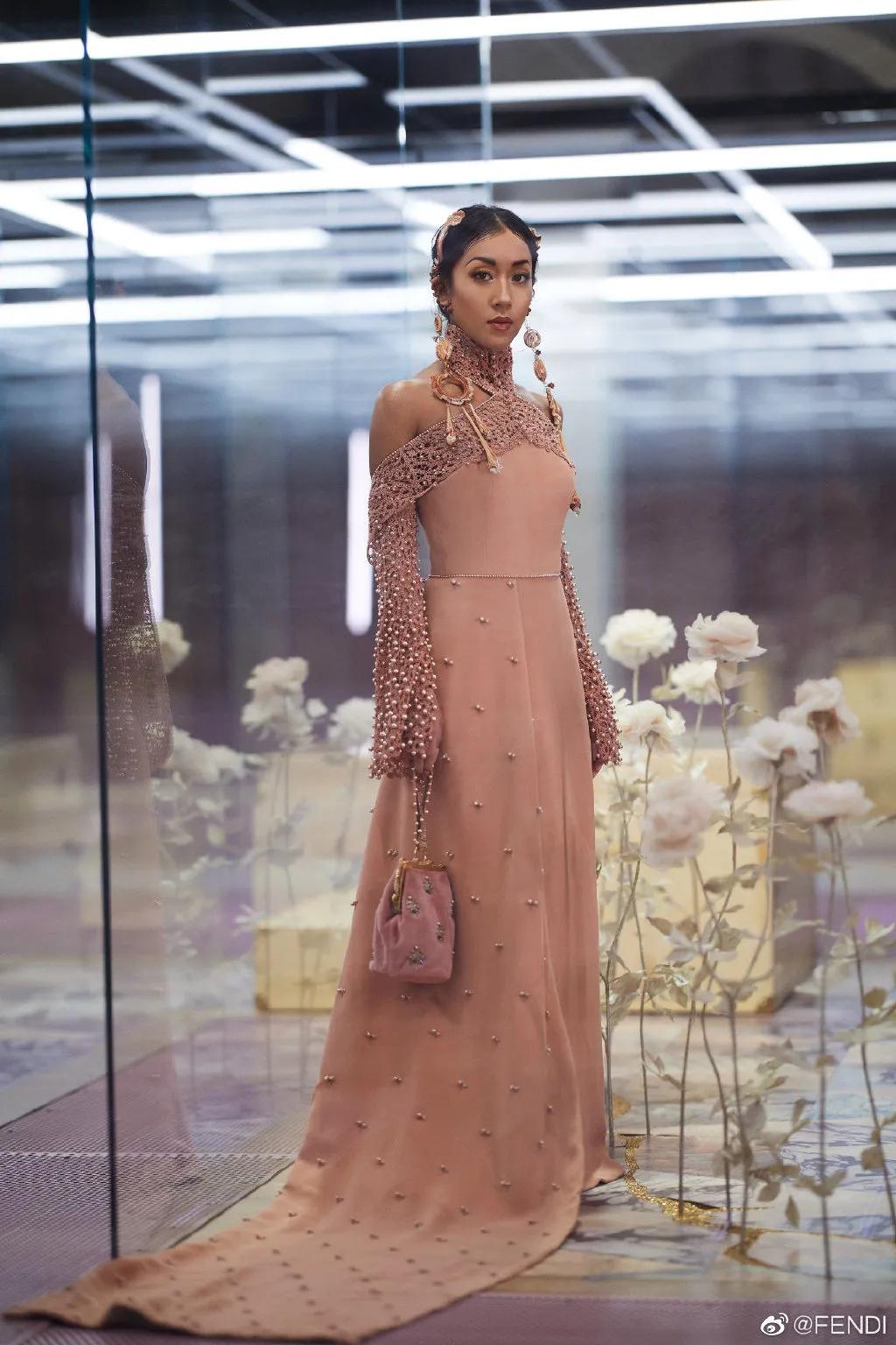 全民追捧的“美丽废物”，今天我必须骂