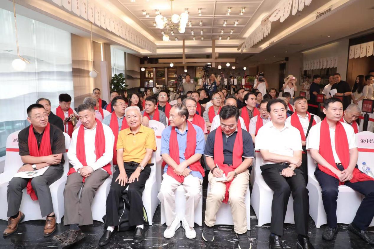 挥墨染桃源，丹青润风骨