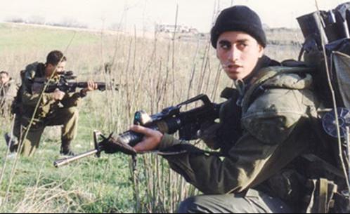 car15步枪是全自动的吗,美国产car15民用步枪