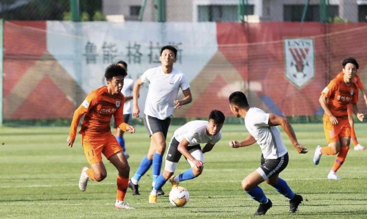 鲁能边前卫,鲁能边前卫李霄鹏视频