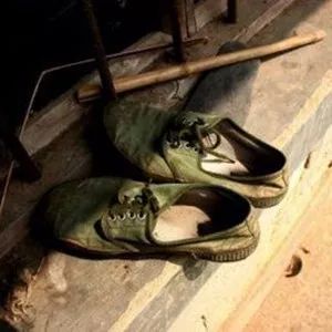 aj鞋子历史介绍,70年代前的科幻aj鞋子