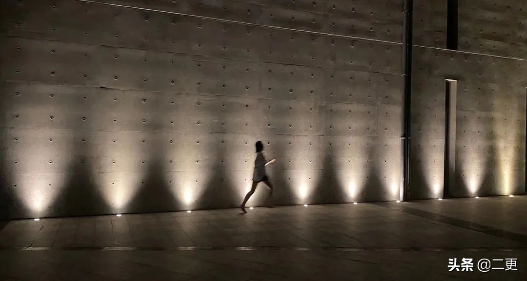 深圳出租屋里的爱情故事,出租房里的悲伤爱情