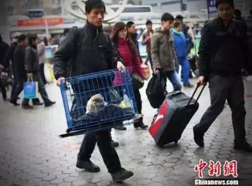 女子机场安检被查,机场被海关移交缉私