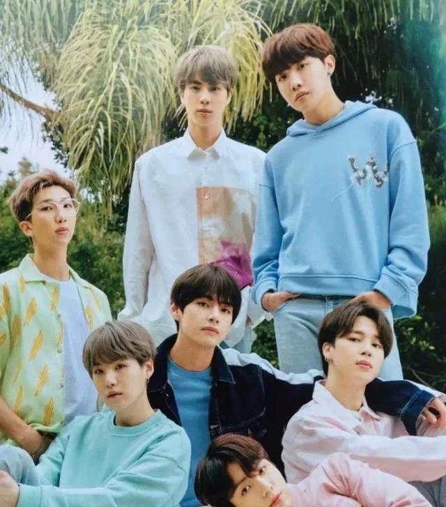 韩国男明星戴美瞳合集,金泰亨边伯贤单眼皮