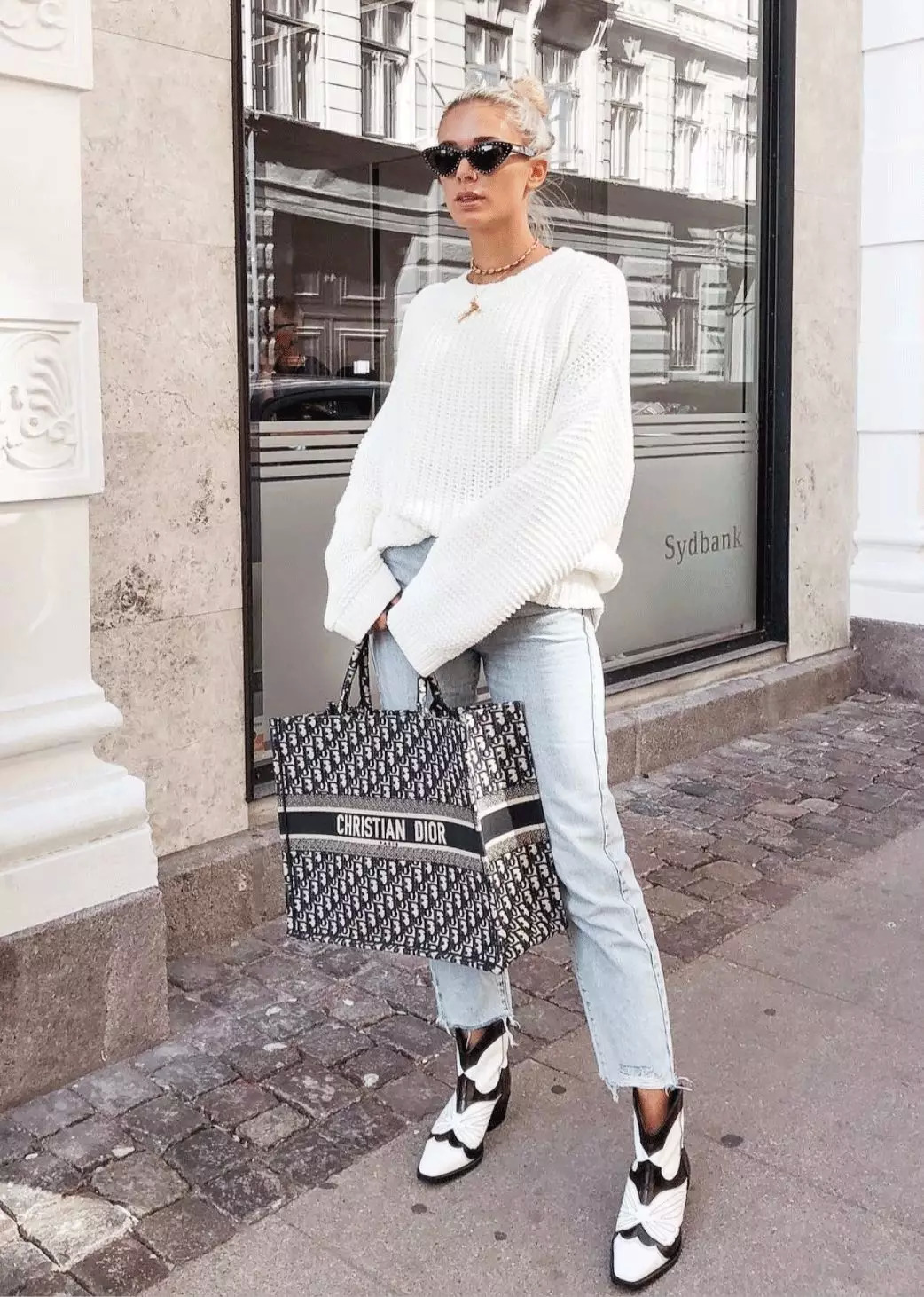 这种靴子长得这么丑又显腿短，可刘雯、泫雅却爱得要死