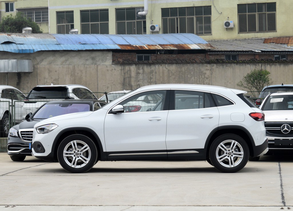 奔驰gla2020款gla180售价,奔驰gla180最低多少钱落地