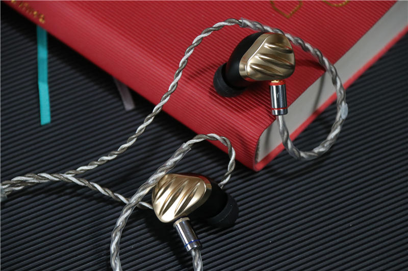 thinkplus双核双动圈hifi耳机,roll百元平价双动圈hifi耳机