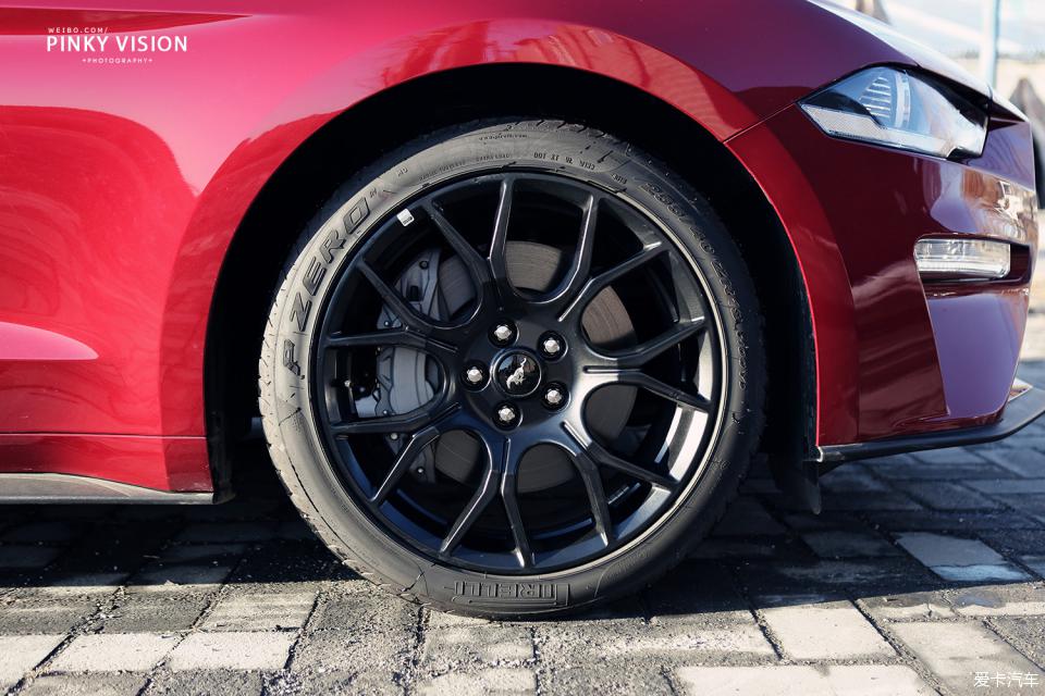 野马mustang宝石红,mustang提车真实评价