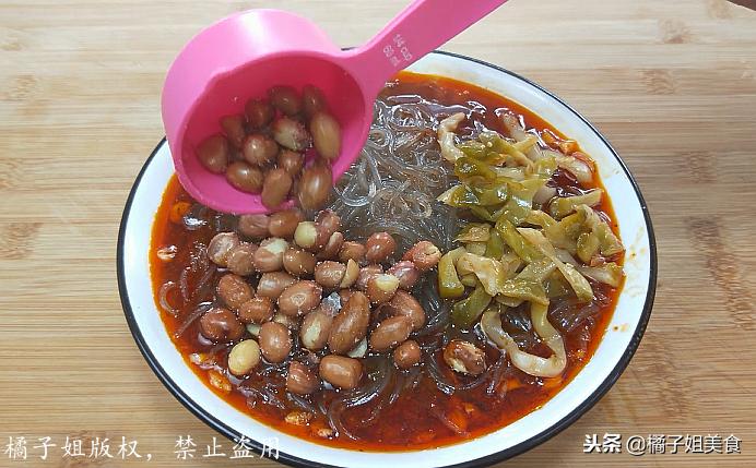 想吃正宗酸辣粉很简单,想吃酸辣粉要不要去买